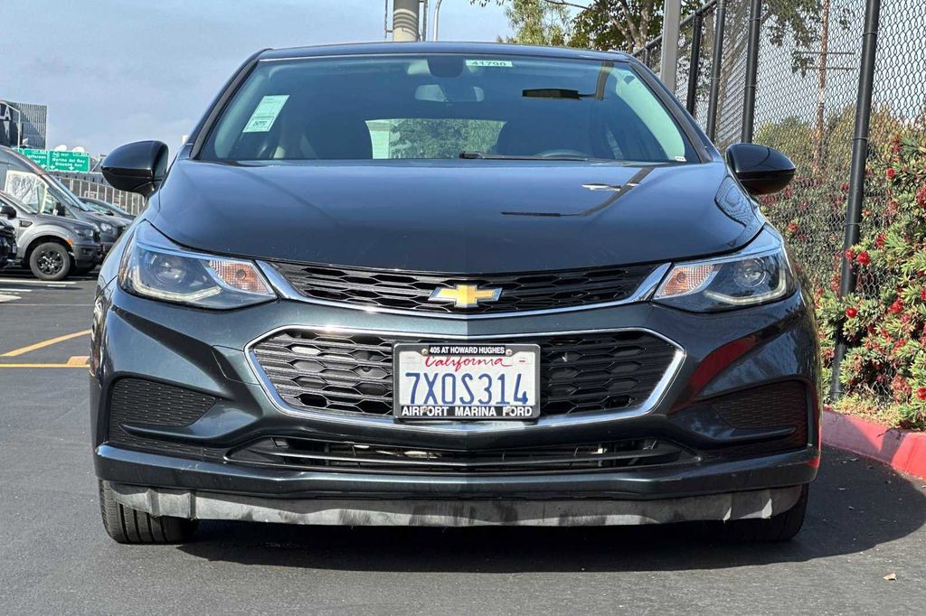 2017 Chevrolet Cruze LT 11