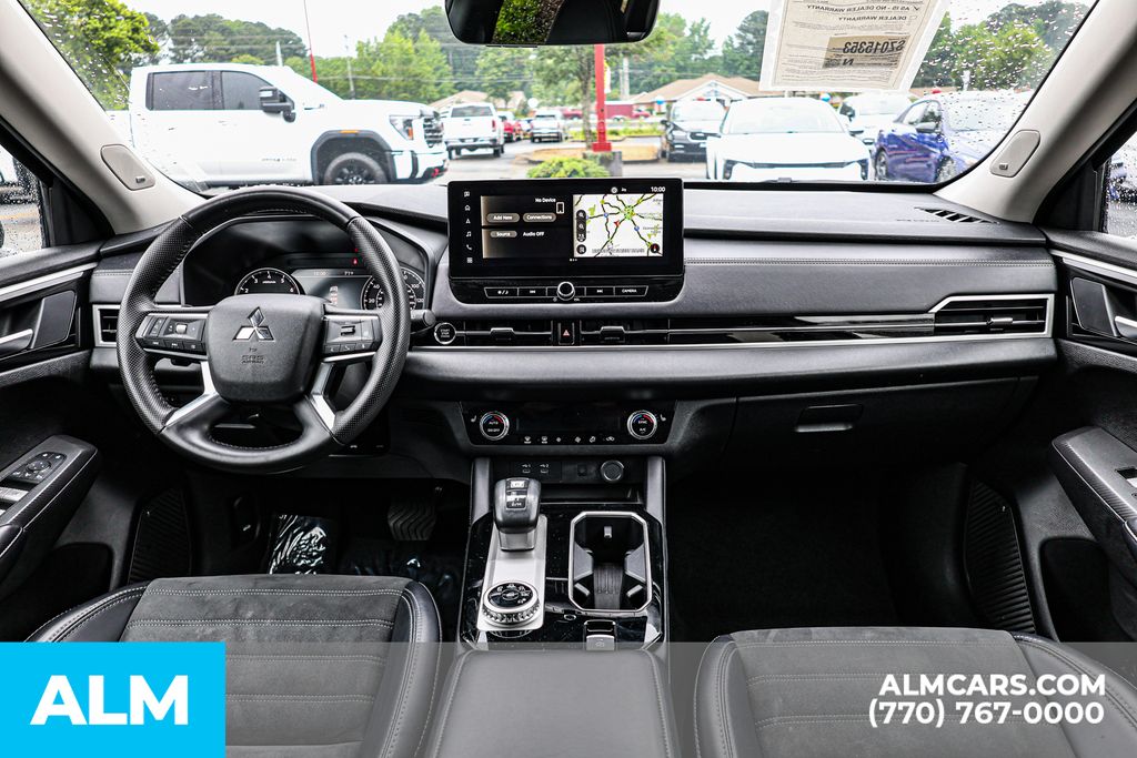 Used 2025 Gray Mitsubishi SE image 29