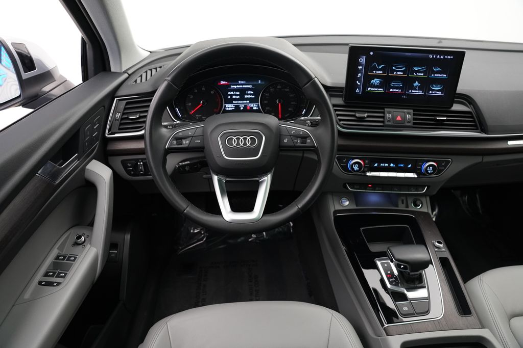 Thumbnail: 2023 Audi Q5 - 10