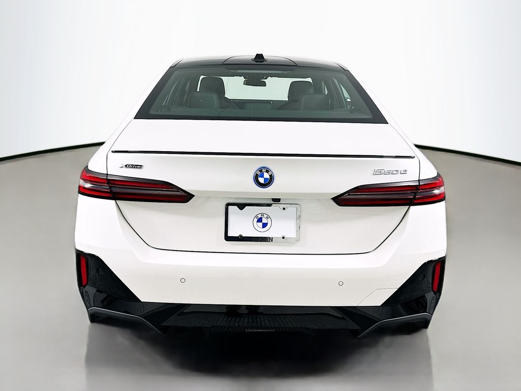 Thumbnail: 2026 BMW 5 Series - 6