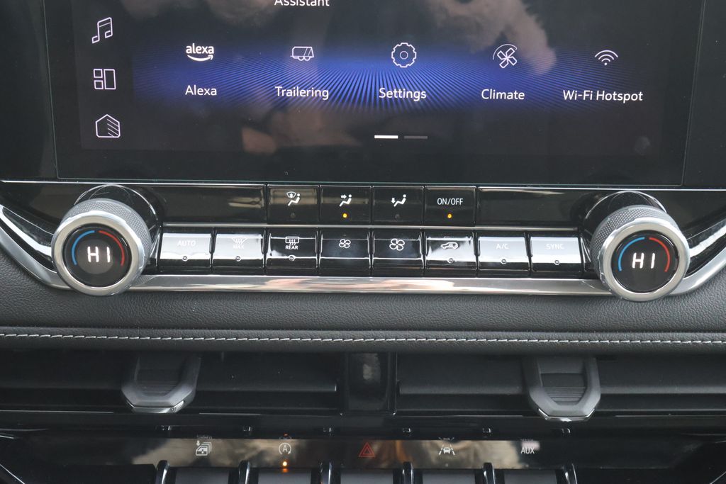 Thumbnail: 2024 Chevrolet Colorado - 21