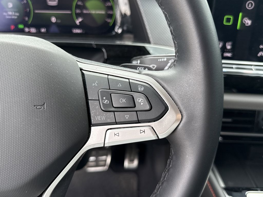 2024 Volkswagen Atlas 2.0T Peak Edition SE w/Technology Green at DeMontrond Ford