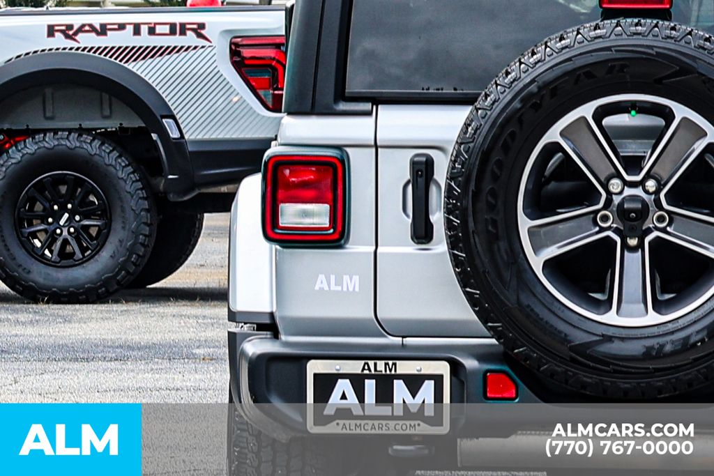 Used 2023 Silver Jeep Sahara image 13