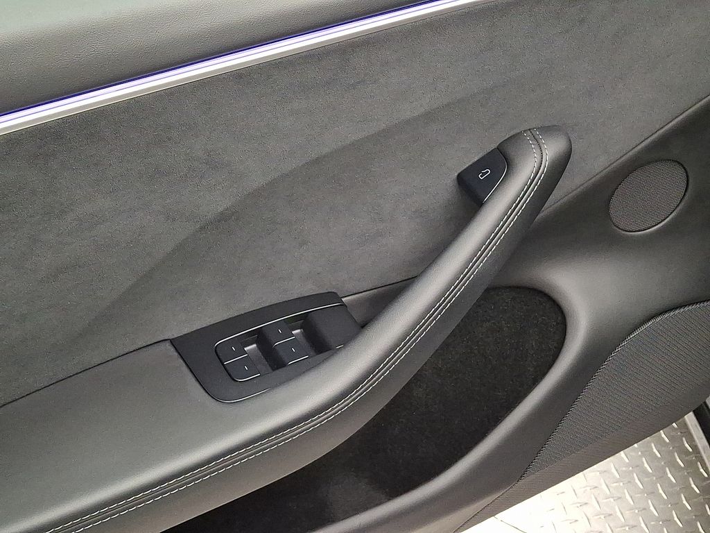 Thumbnail: 2024 Tesla Model 3 - 12