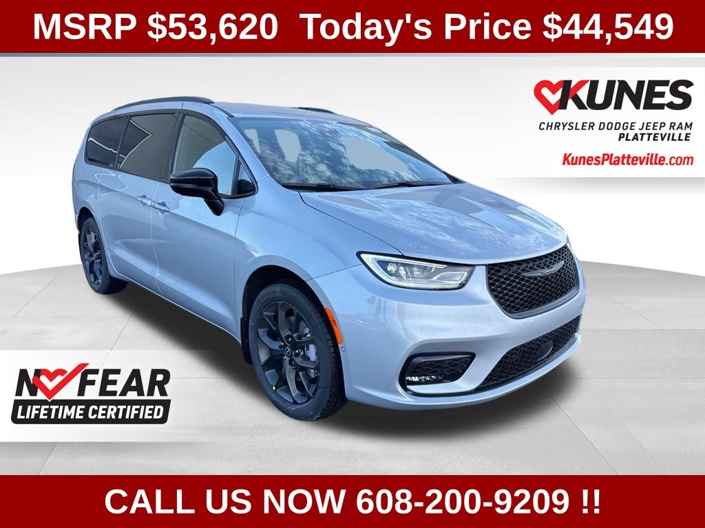 Silver Mist Clearcoat 2026 Chrysler Pacifica Select AWD Minivan All-Wheel Drive 9-Speed Automatic