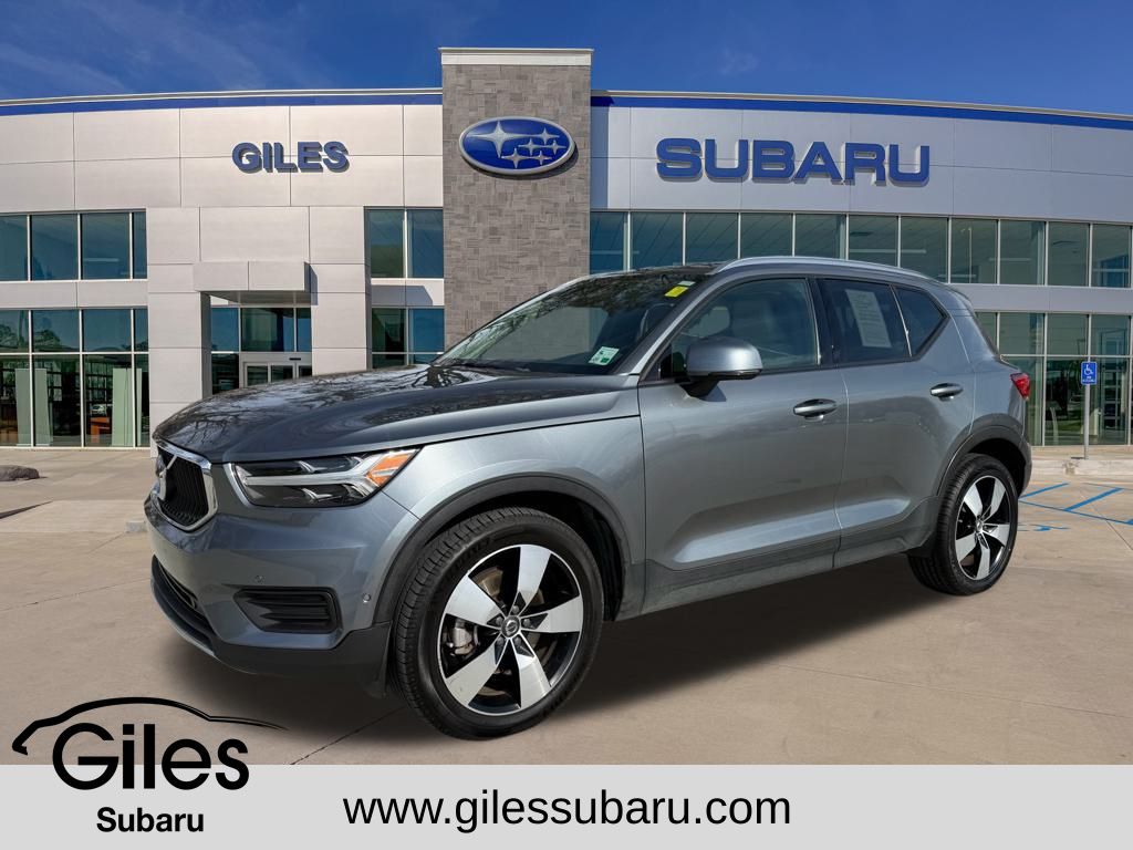 2019 Volvo XC40 T5 Momentum AWD
