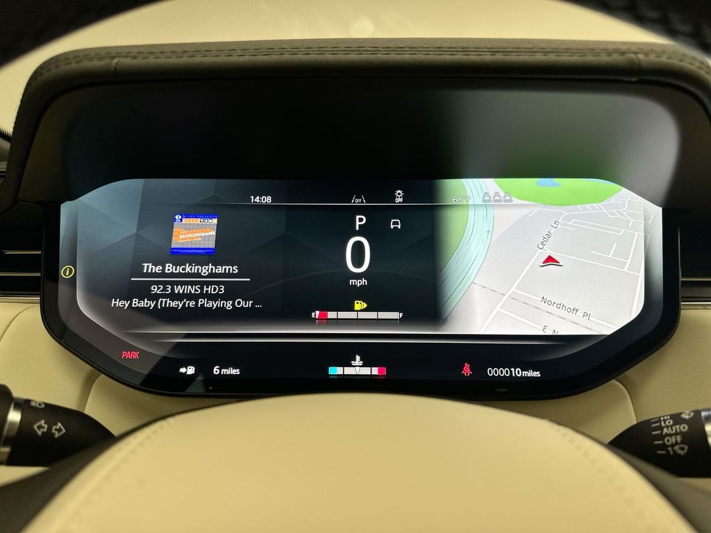 Thumbnail: 2025 Land Rover Range Rover - 14