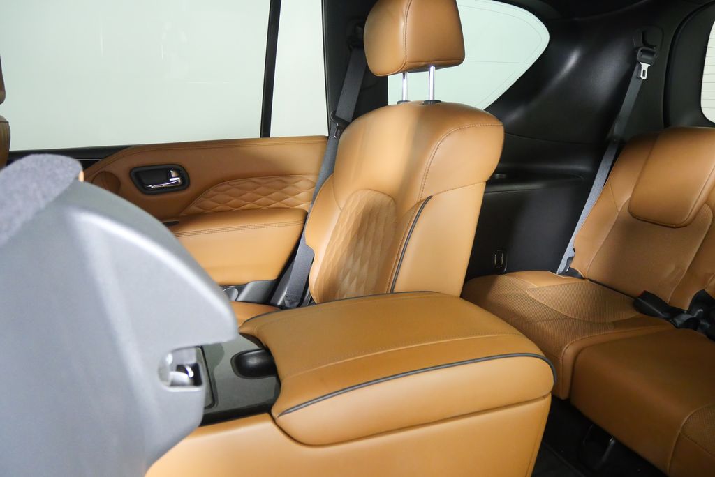 Thumbnail: 2023 INFINITI QX80 - 18