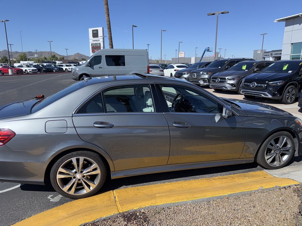 Thumbnail: 2016 Mercedes-Benz E-Class - 4