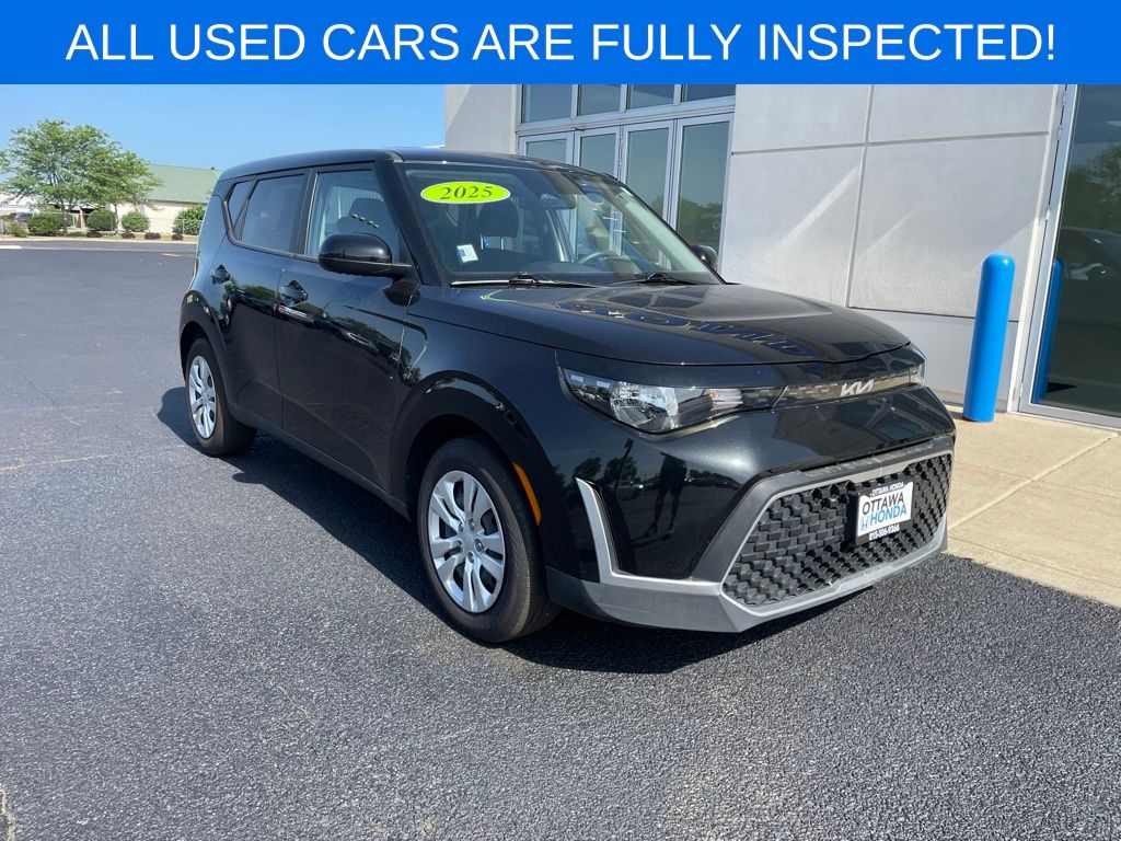 Fusion Black 2025 Kia Soul SUV / Crossover Front-Wheel Drive Continuously Variable Transmission