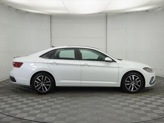 Thumbnail: 2026 Volkswagen Jetta - 4