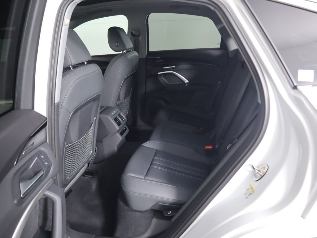 Thumbnail: 2025 Audi Q5 - 24