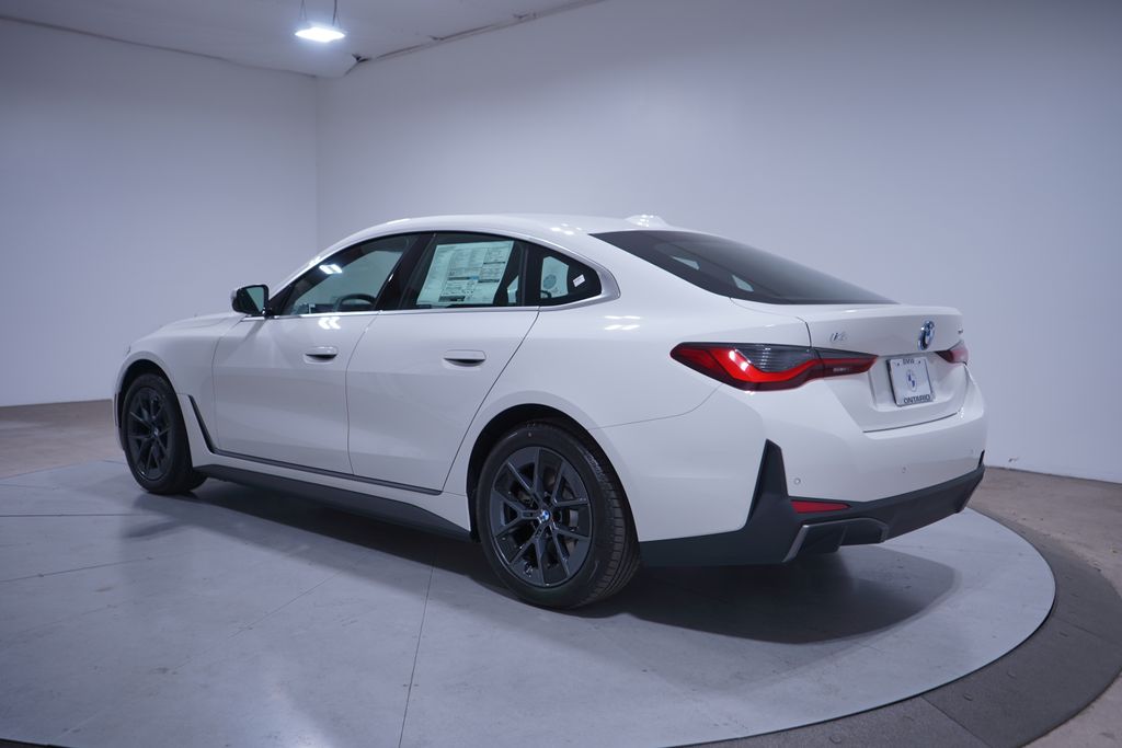 Thumbnail: 2025 BMW i4 - 3