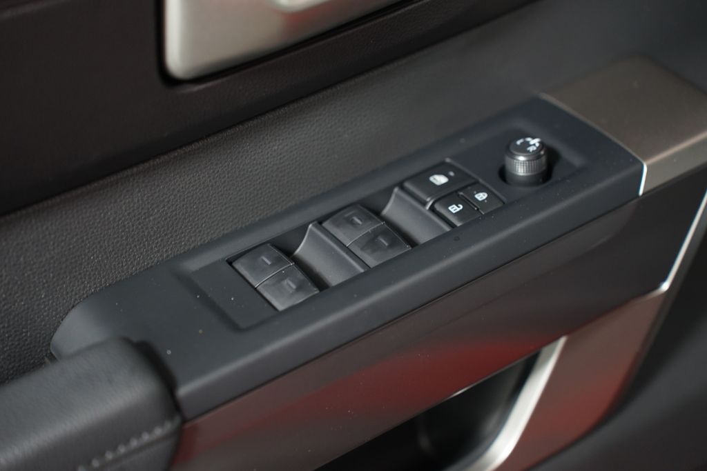 2025 Toyota Tundra SR5 32