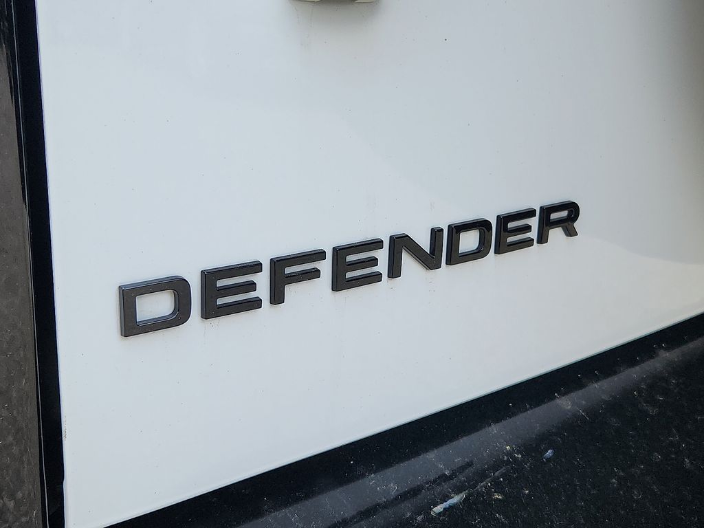 2025 Land Rover Defender 110 19