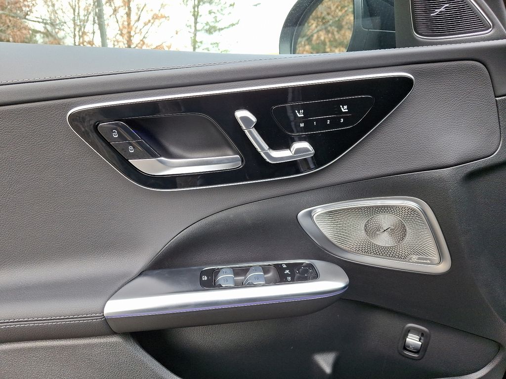 2025 Mercedes-Benz C-Class C 300 8