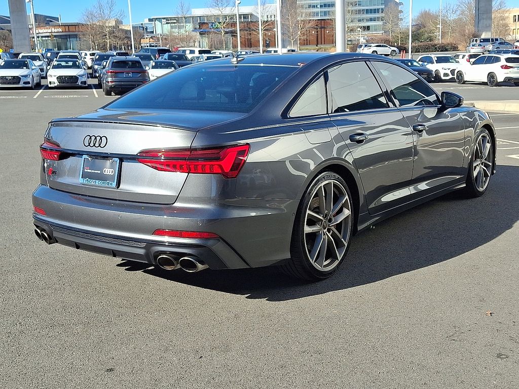 Thumbnail: 2021 Audi S6 - 4