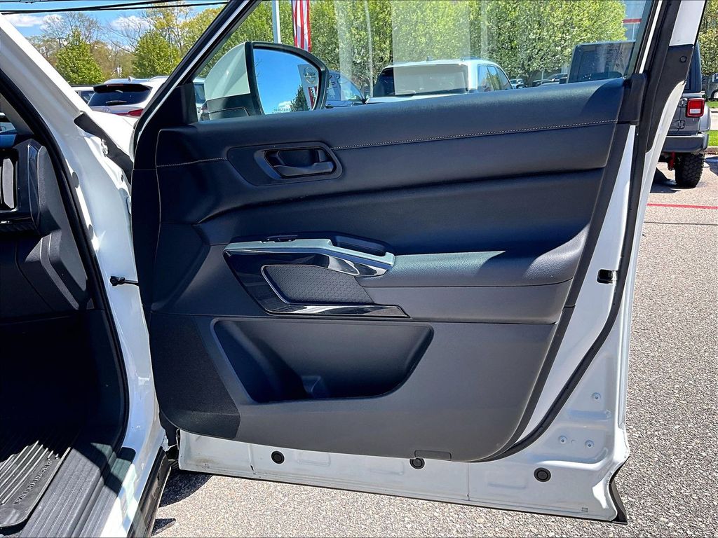 2023 Nissan Pathfinder — photo 12