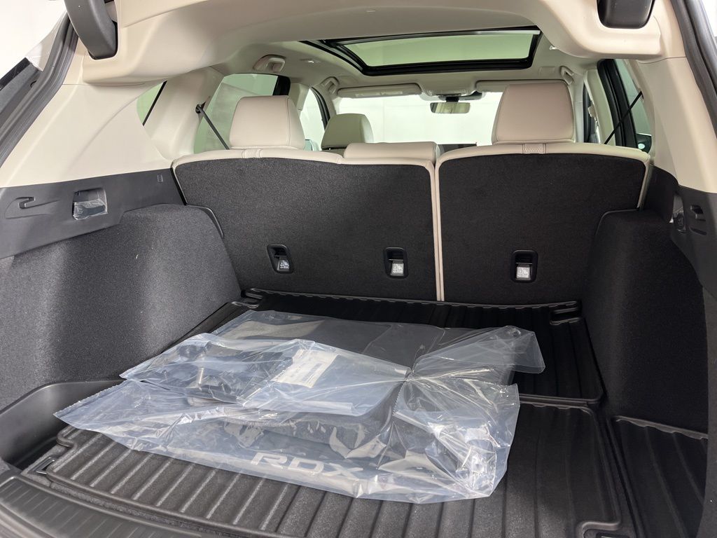 Thumbnail: 2026 Acura RDX - 9