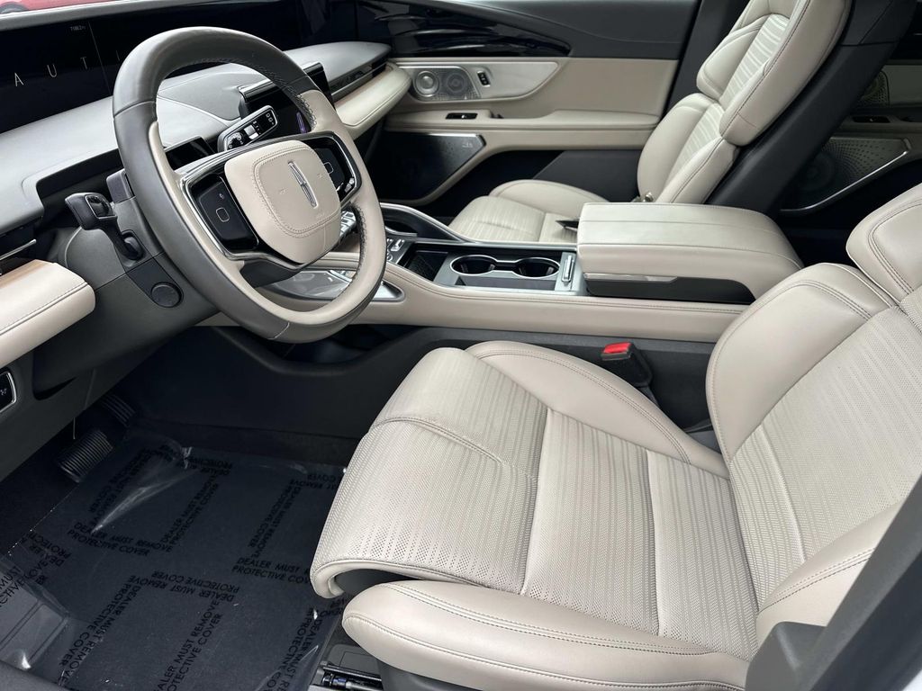 Thumbnail: 2025 Lincoln Nautilus - 29