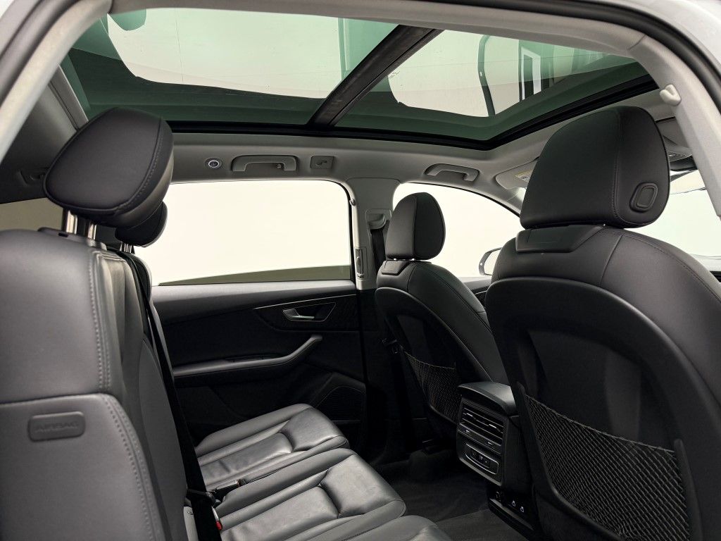 Thumbnail: 2023 Audi Q7 - 14