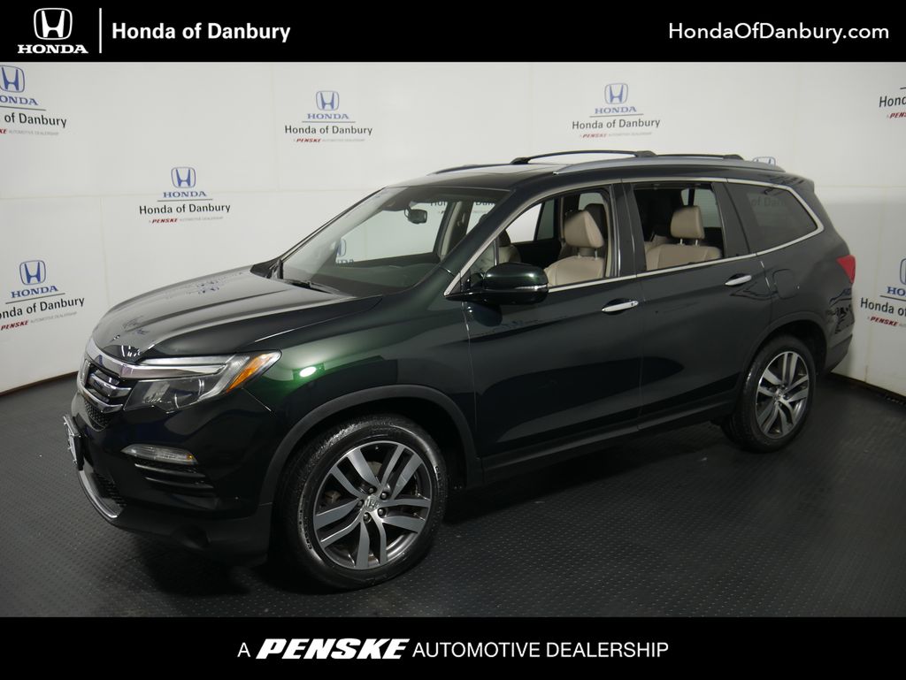 2017 Honda Pilot Touring -
                  Danbury, CT