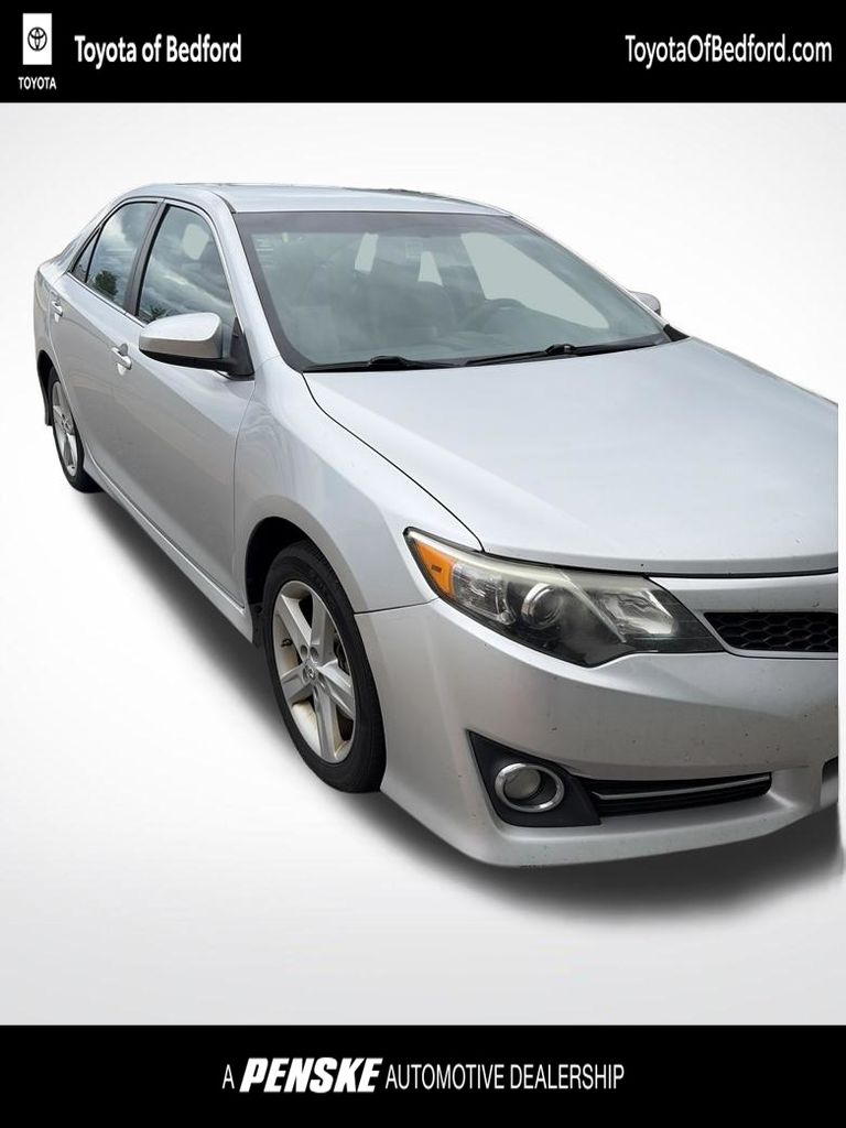 2014 Toyota Camry SE -
                  Bedford, OH