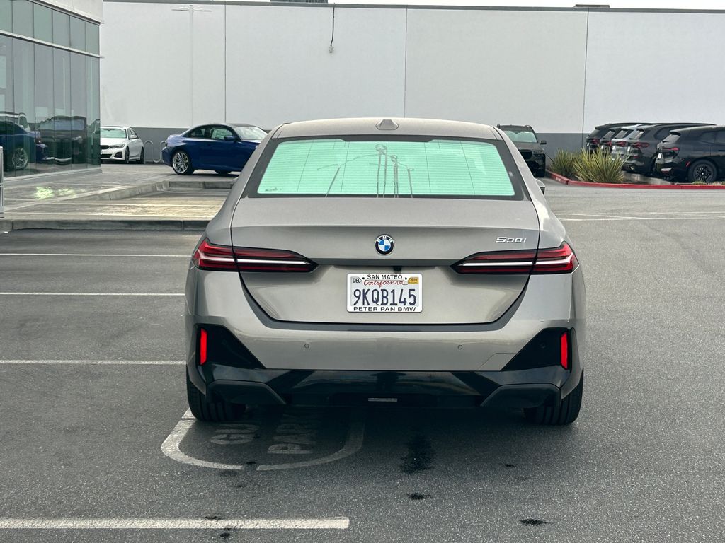 Thumbnail: 2024 BMW 5 Series - 4