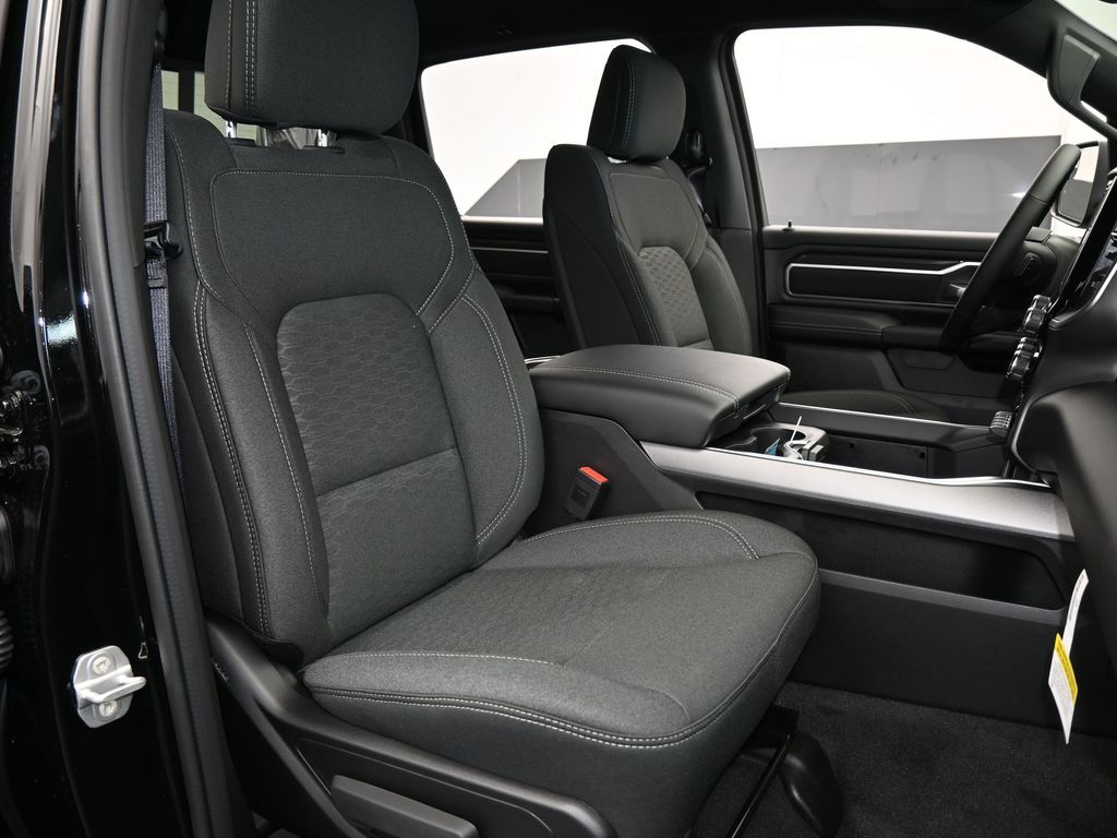 New 2026 Diamond Black Crystal Pearlcoat Ram Big Horn/Lone Star image 41