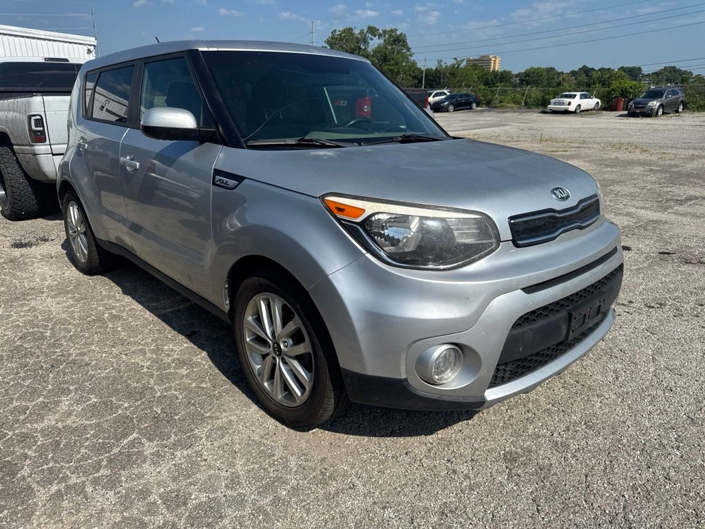 Bright Silver 2017 Kia Soul Wagon Front-Wheel Drive 6-Speed Automatic