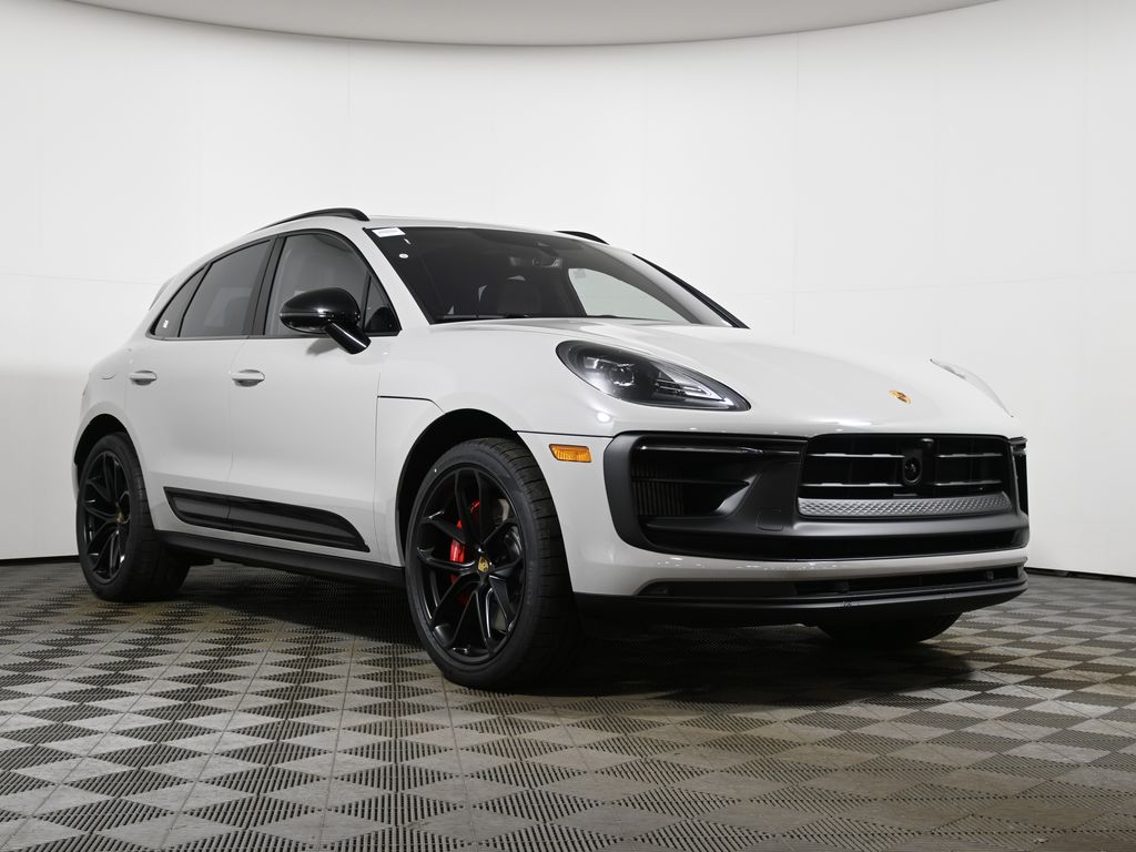 Thumbnail: 2026 Porsche Macan - 9