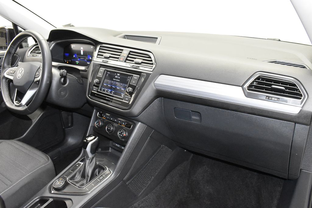 Thumbnail: 2024 Volkswagen Tiguan - 23