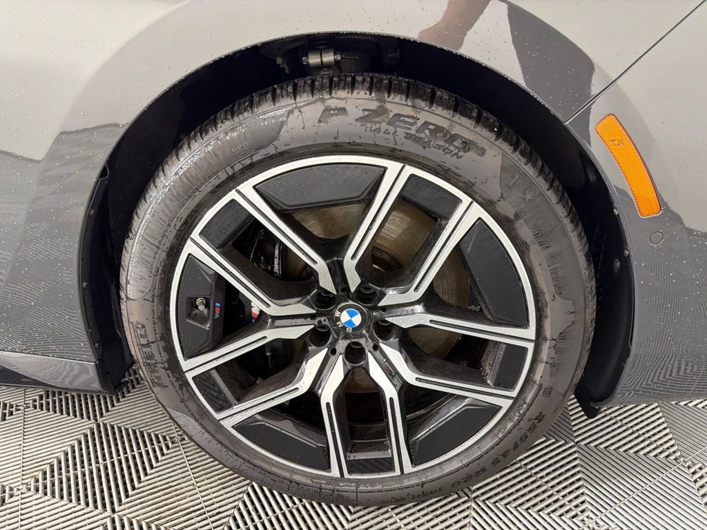Thumbnail: 2023 BMW 7 Series - 11