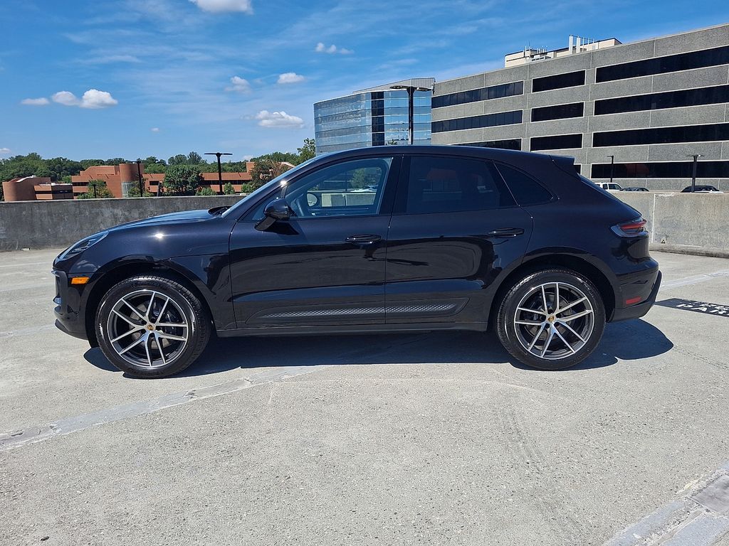 Thumbnail: 2026 Porsche Macan - 2
