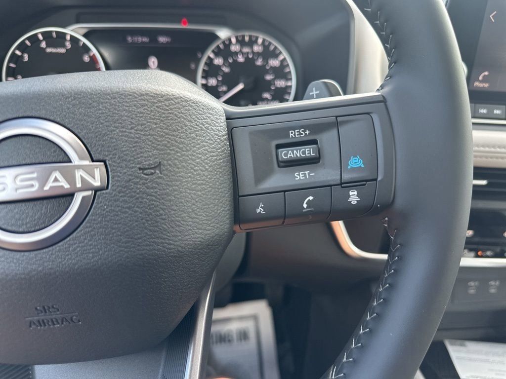 2025 Everest White Pearl Nissan Rogue SV FWD SUV