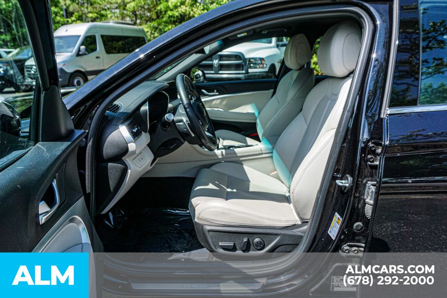 Used 2025 Black Genesis 2.5T image 19