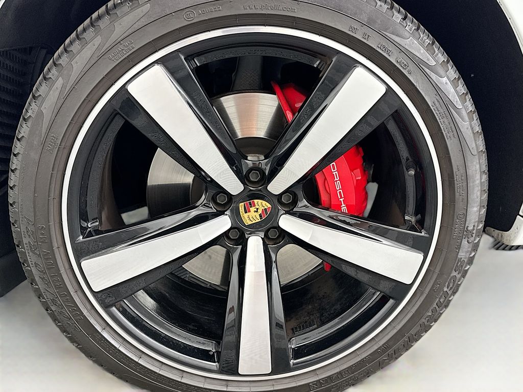 Thumbnail: 2024 Porsche Macan - 31