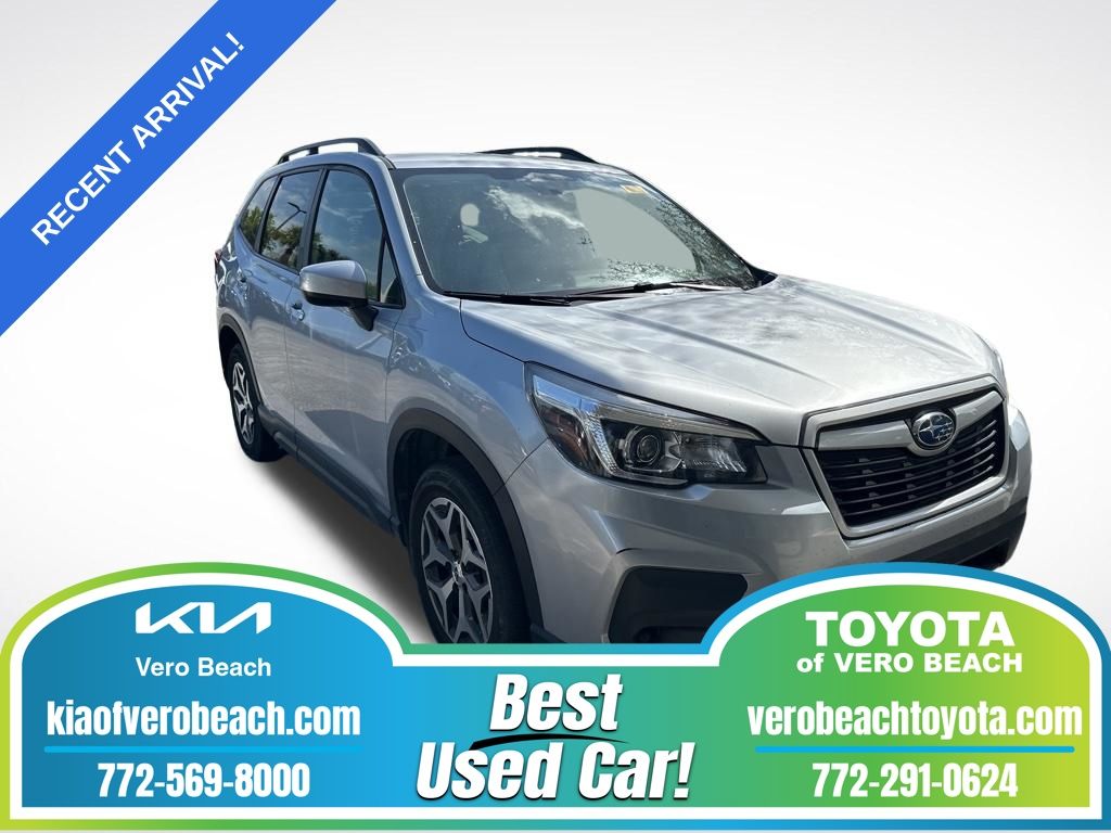 Ice Silver Metallic 2019 Subaru Forester 2.5i Premium AWD SUV / Crossover All-Wheel Drive Continuously Variable Transmission