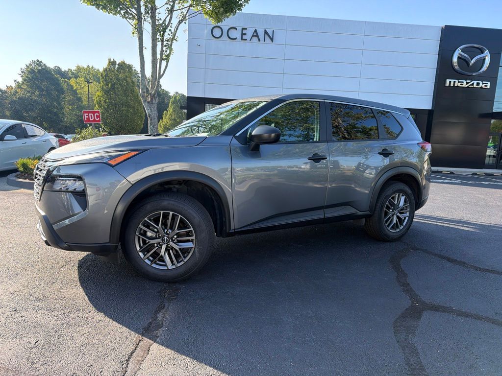 Gray (Gun Metallic) 2024 Nissan Rogue SUV / Crossover Front-Wheel Drive Continuously Variable Transmission