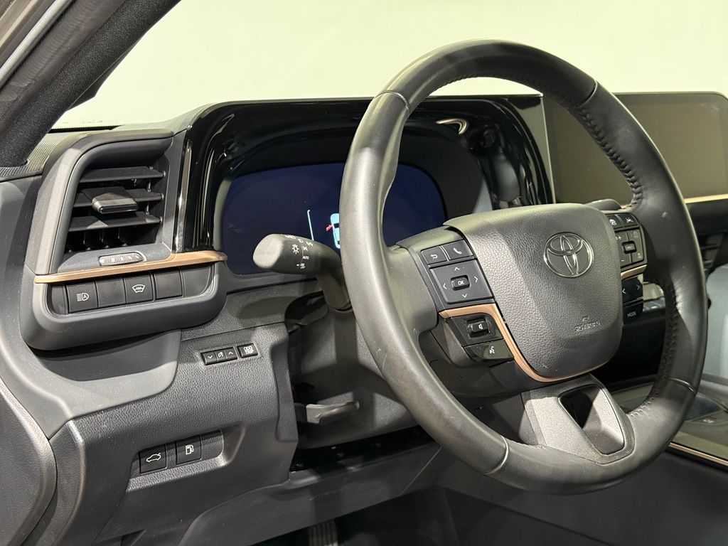 Thumbnail: 2023 Toyota Crown - 16