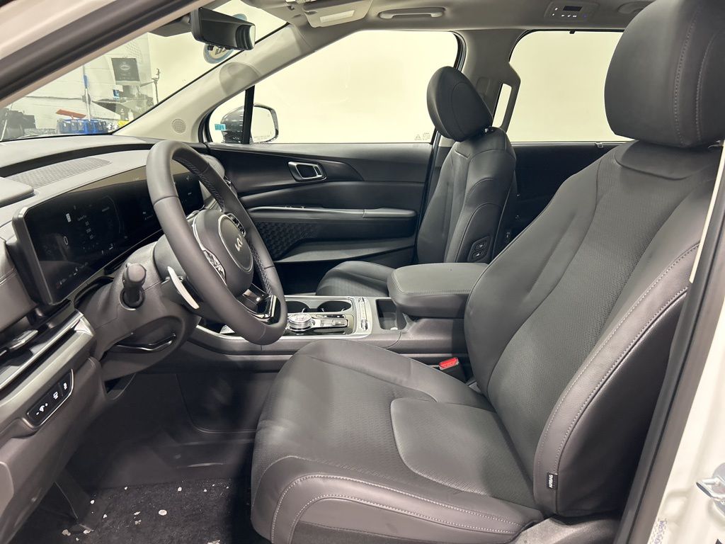 new 2026 Kia Carnival Hybrid car, priced at $52,865