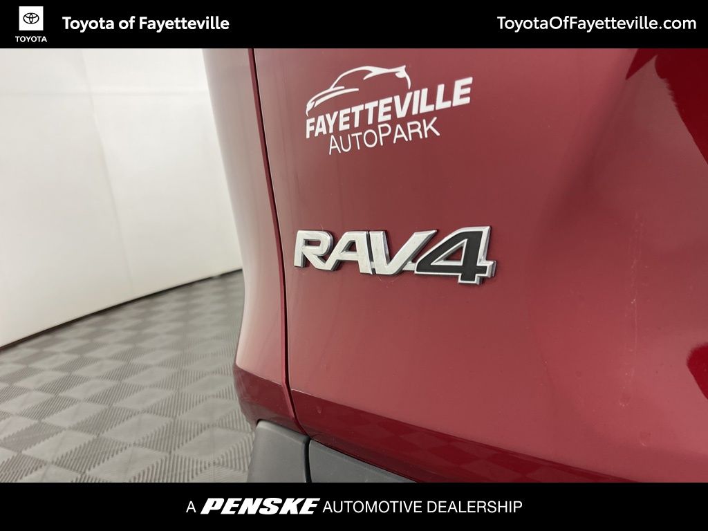 2023 Toyota RAV4 XLE 3