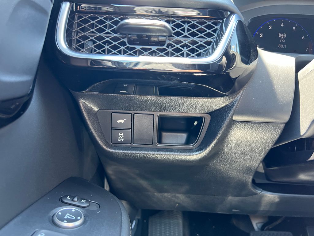 Thumbnail: 2025 Acura ADX - 16