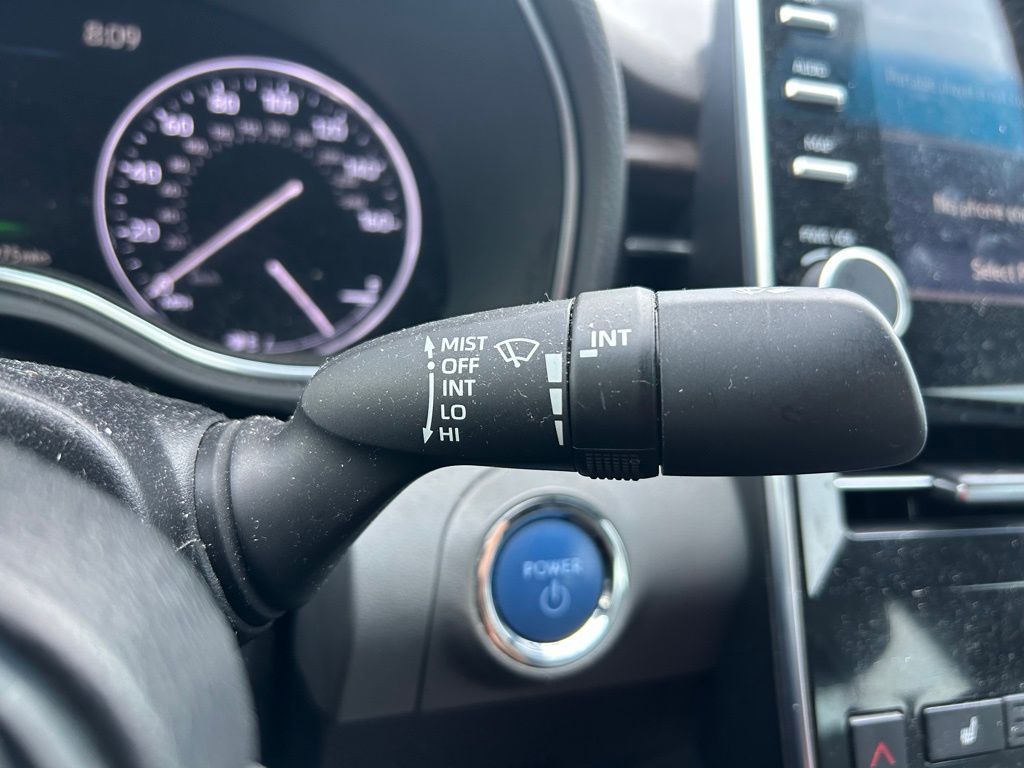 Thumbnail: 2021 Toyota Avalon - 21