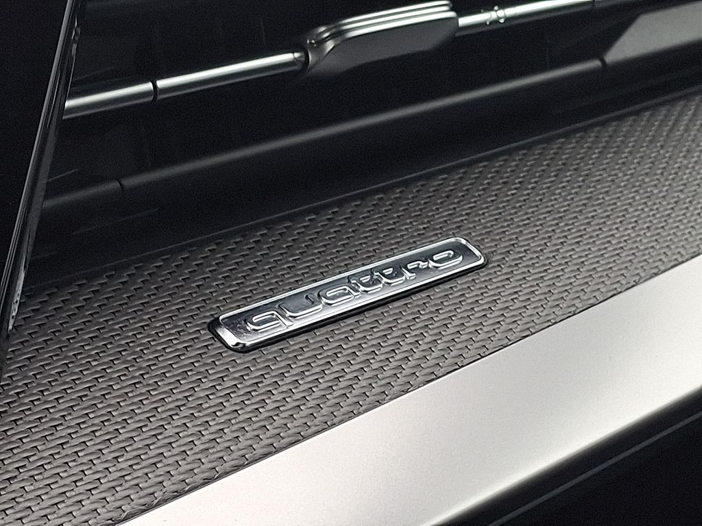 Thumbnail: 2023 Audi RS 3 - 26
