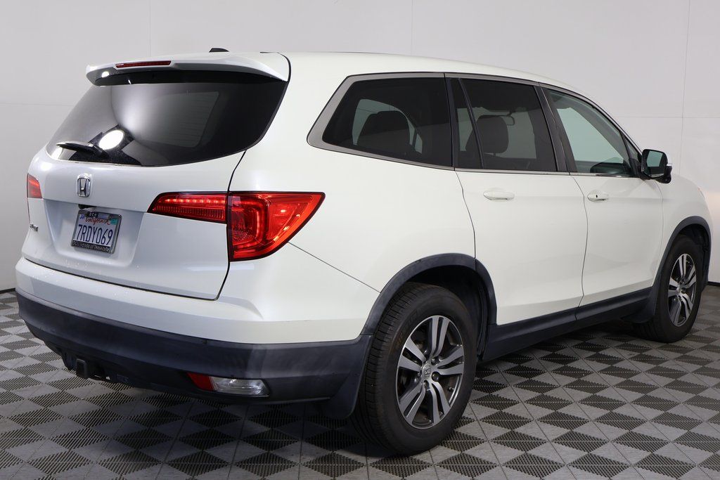 Thumbnail: 2016 Honda Pilot - 3
