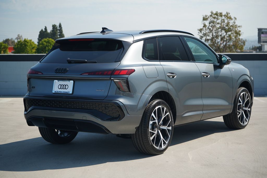 Thumbnail: 2026 Audi Q3 - 4