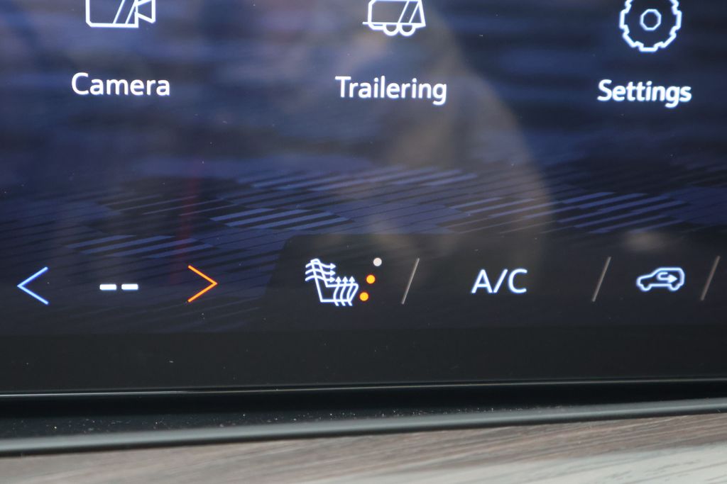 Thumbnail: 2026 Chevrolet Suburban - 29