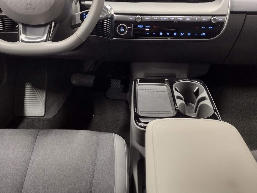 2025 Hyundai IONIQ 5 SE