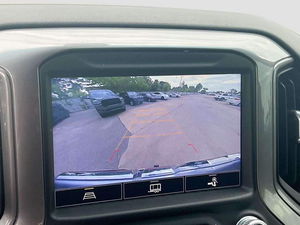 Used 2021 White GMC AT4 image 13